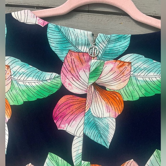 Tommy Hilfiger Navy with Vibrant Tropical Floral Pattern Dress Sz 10 Vacation - Picture 8 of 10